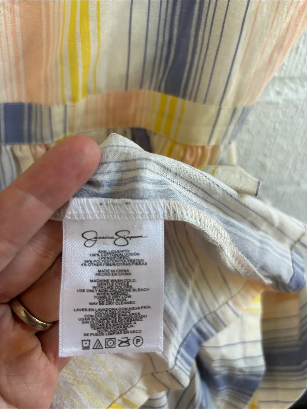 Jessica Simpson sleeveless button